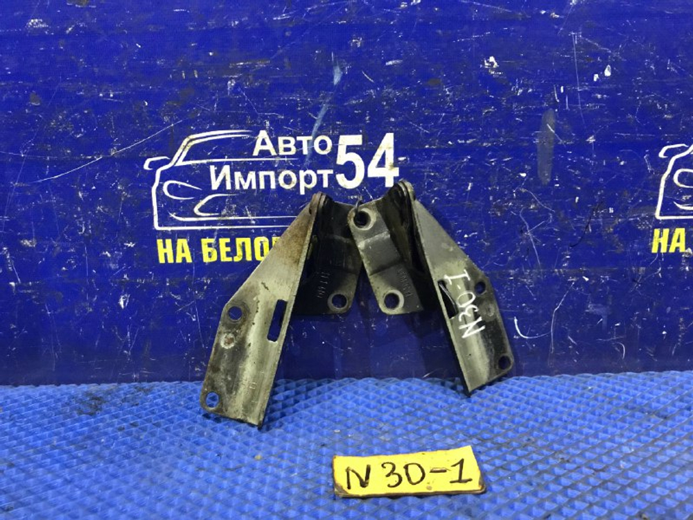 Петля капота правая NISSAN R’NESSA 1999