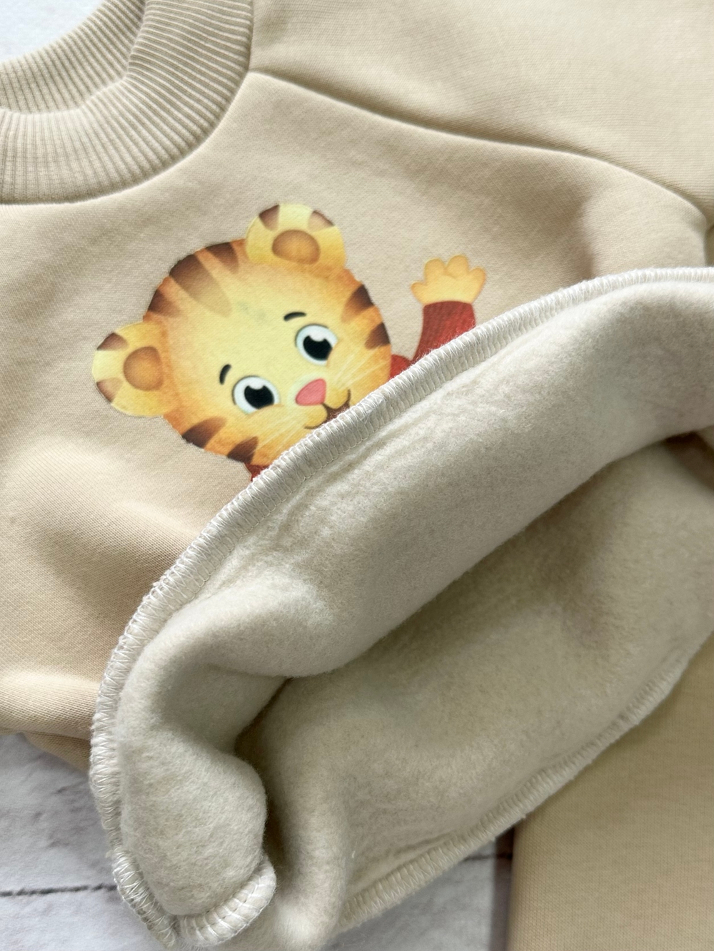 Костюм (джемпер, штанишки)