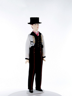 Кукла фарфоровая коллекционная в национальном мужском костюме. Норвежец