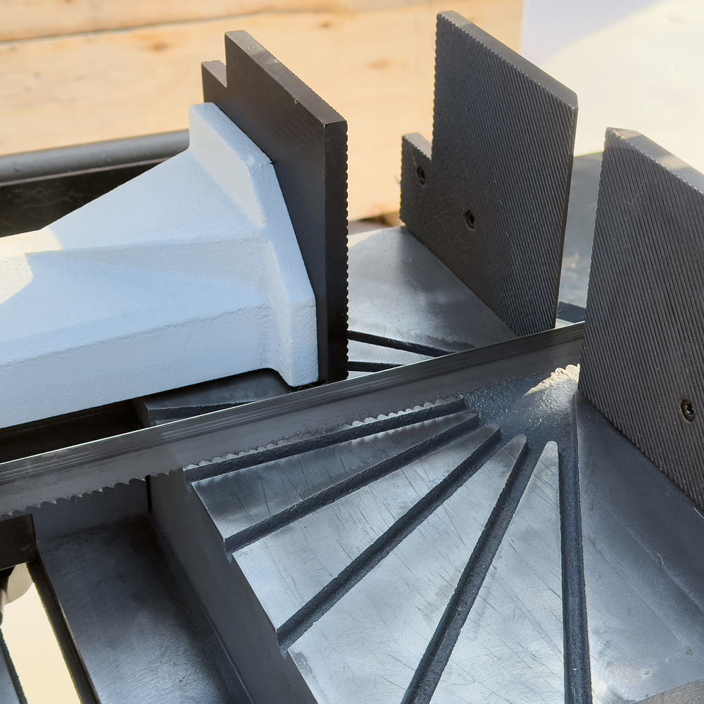 PROMA PPS-270HPA полуавтоматический ленточнопильный станок по металлу