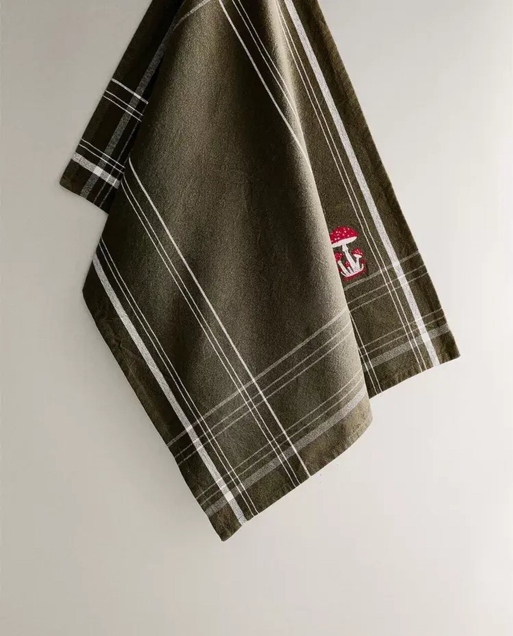 ZARA HOME КУХОННОЕ ПОЛОТЕНЦЕ С ЦВЕТОЧНОЙ ВЫШИВКОЙ, ЗЕЛЕНЫЙ