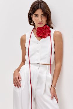 Укороченная жилетка свободного кроя белого цвета