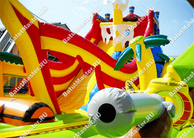 Большой надувной батут "Говорящая акула" 14*10*6 м