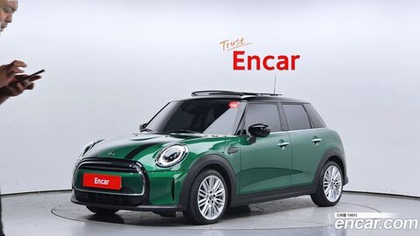 Mini Cooper 5 дверей Classic Plus Lunchpack (08.2021)