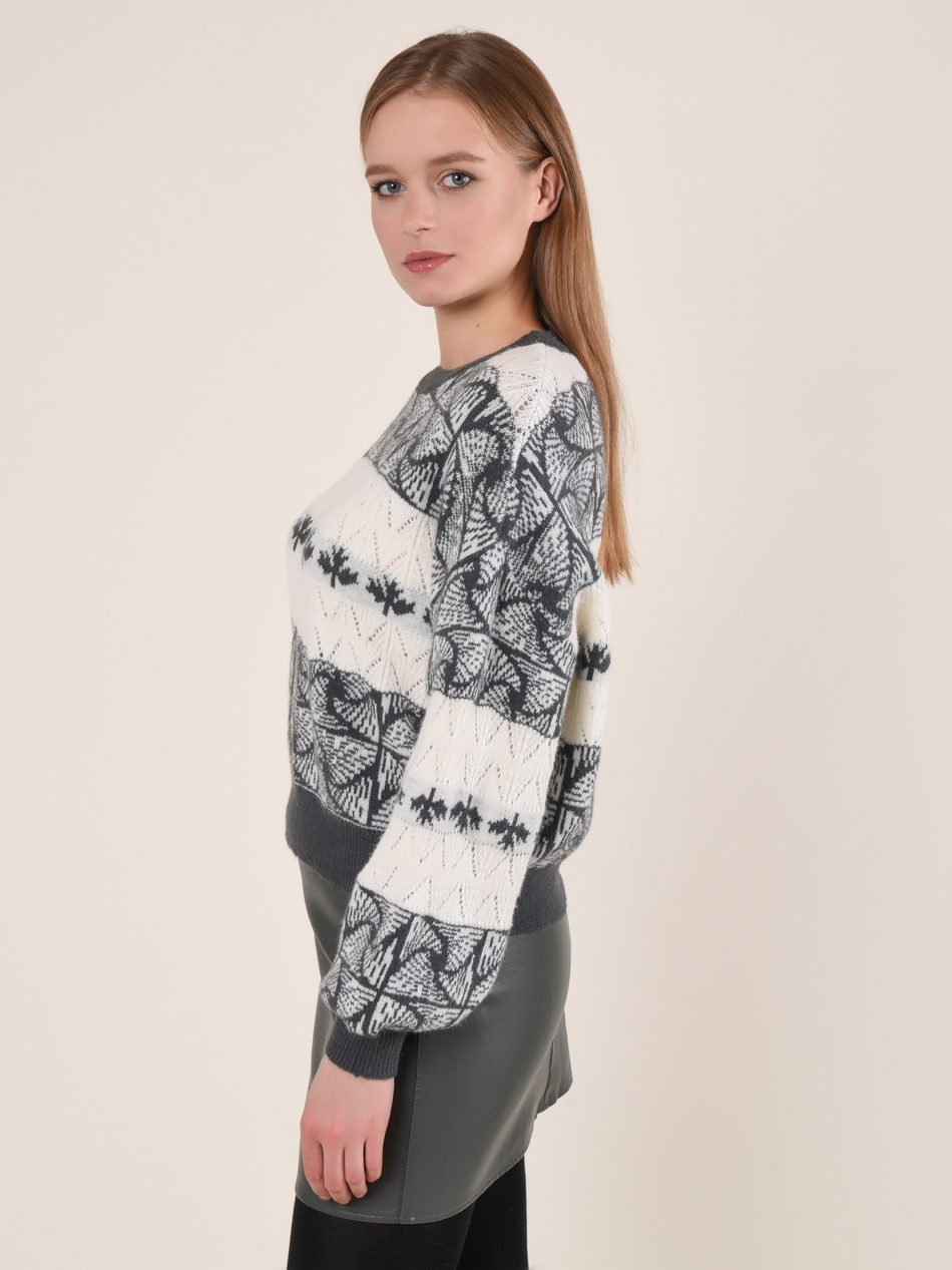 Свитер женский