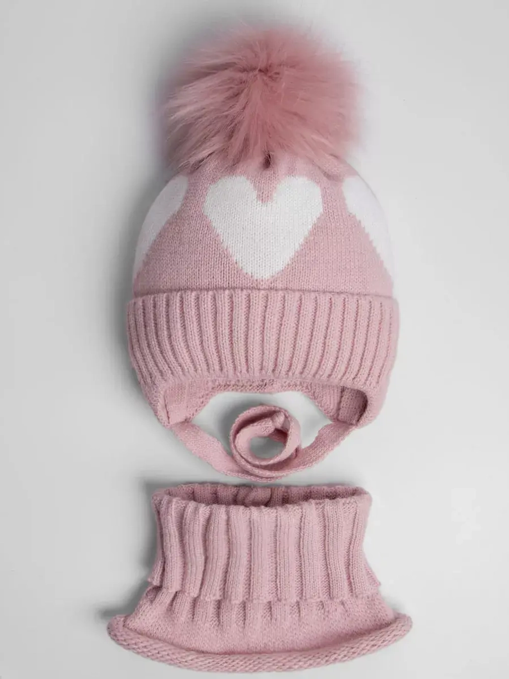 Шапка детская зимняя и манишка