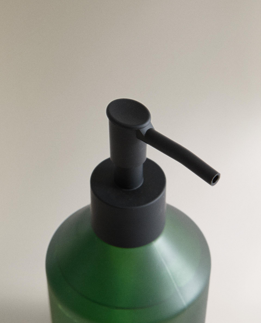 Zara Home Жидкое мыло Citrus Leaves 500 мл для рук и тела, парфюмированное, аромат свежий цитрусовый