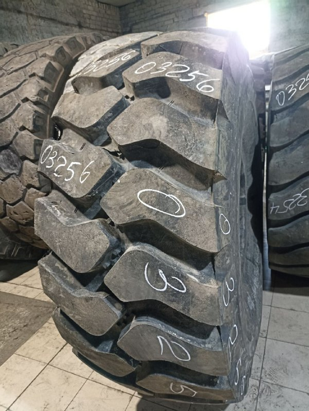 26.5R25 Bridgestone VSNT шина б/у