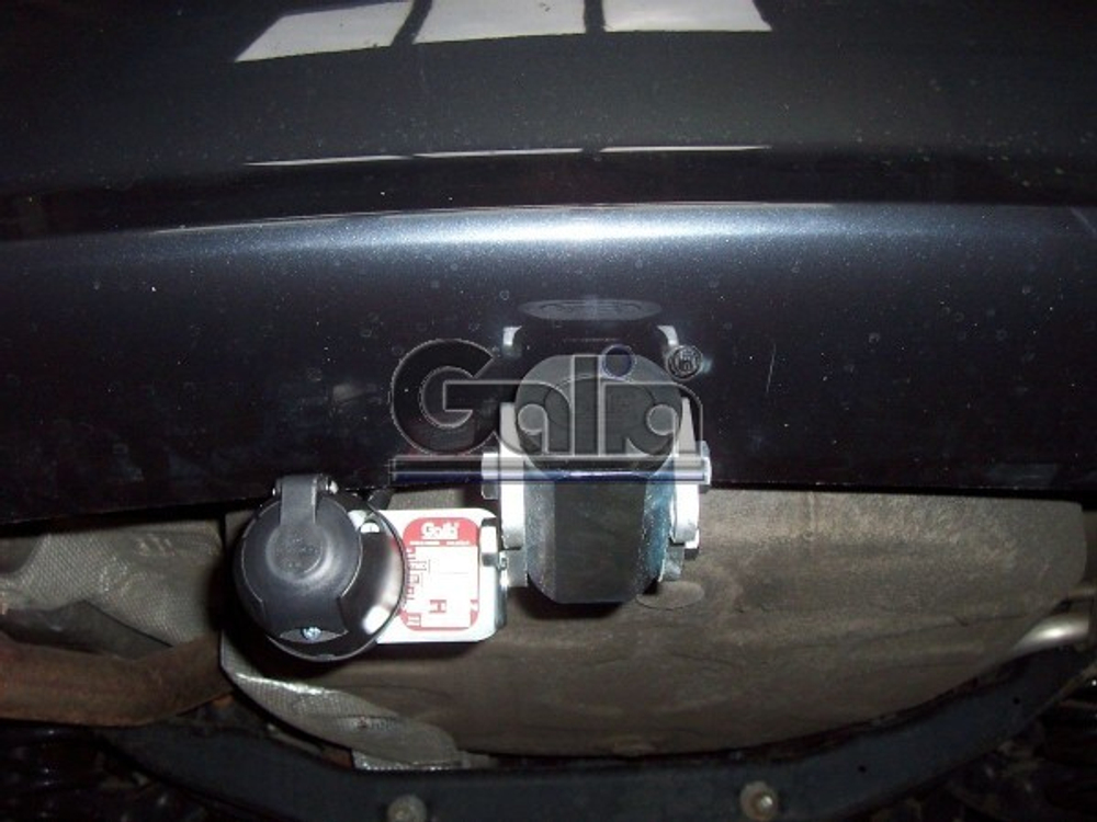 Фаркоп оцинкованный Galia F091A для Ford Focus хетчбек 2004-2011, 2011-, Ford C-MAX 2003-2011, 2011-(паспорт и сертификат в комплекте)(без электрики)
