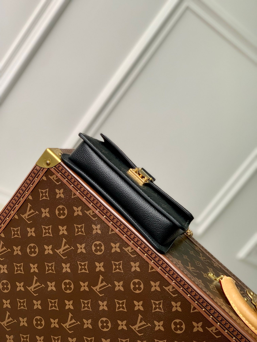 Louis Vuitton Metis Wallet On Chain