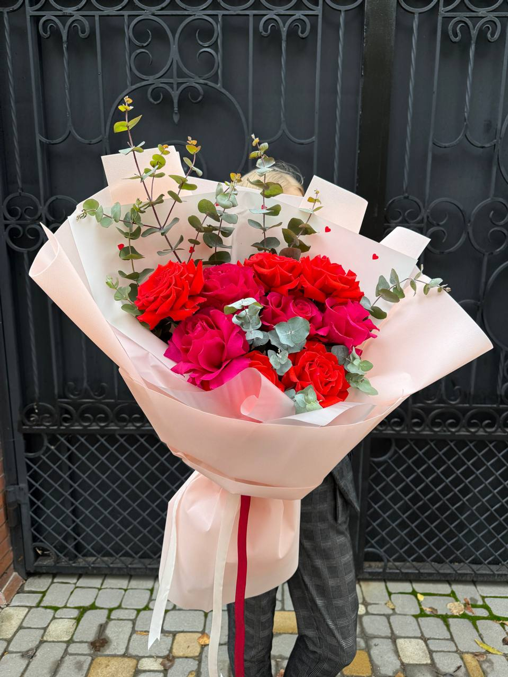 Букет красных французских роз 9 штук