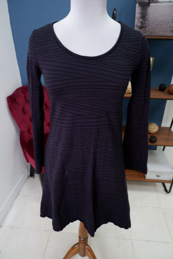 Платье Mesop практичное 44  размер