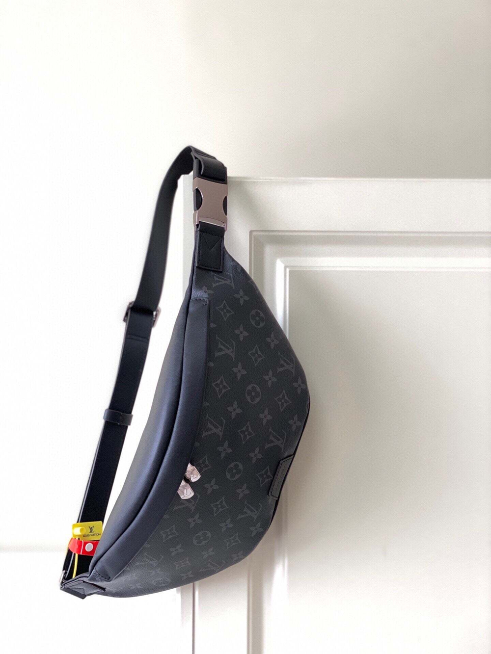 Louis Vuitton Discovery Bumbag