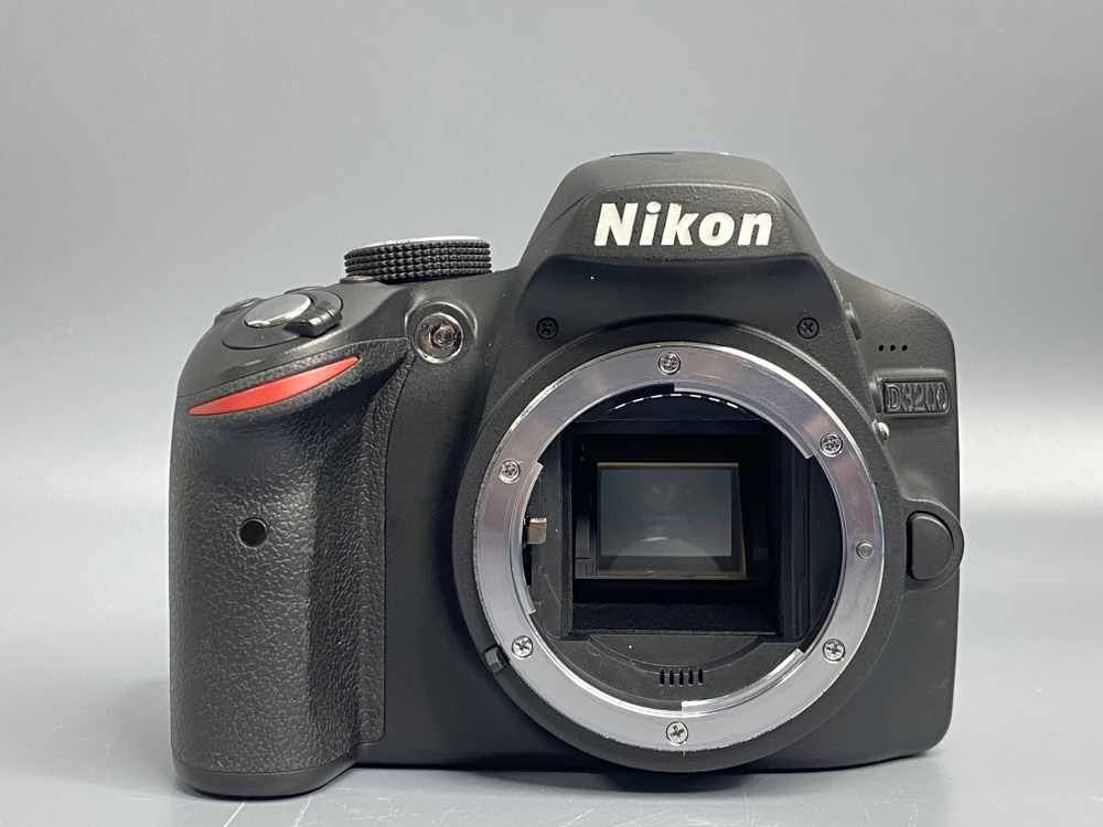 Nikon D3200 kit 18-55mm 200 кадров