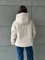 Куртка демисезонная короткая с капюшоном