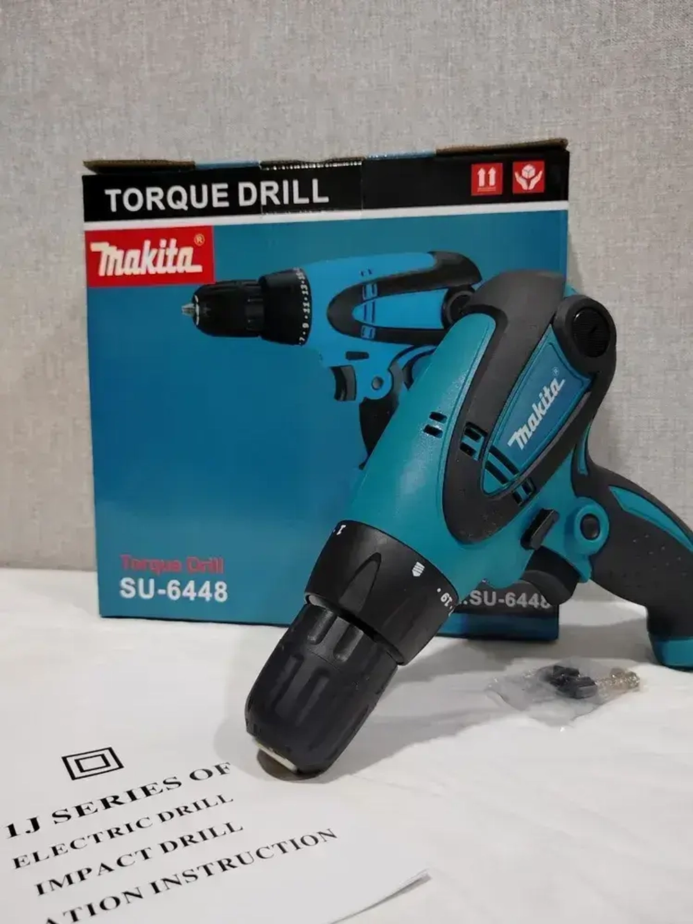 Сетевой шуруповерт Макита SU6448 900 W