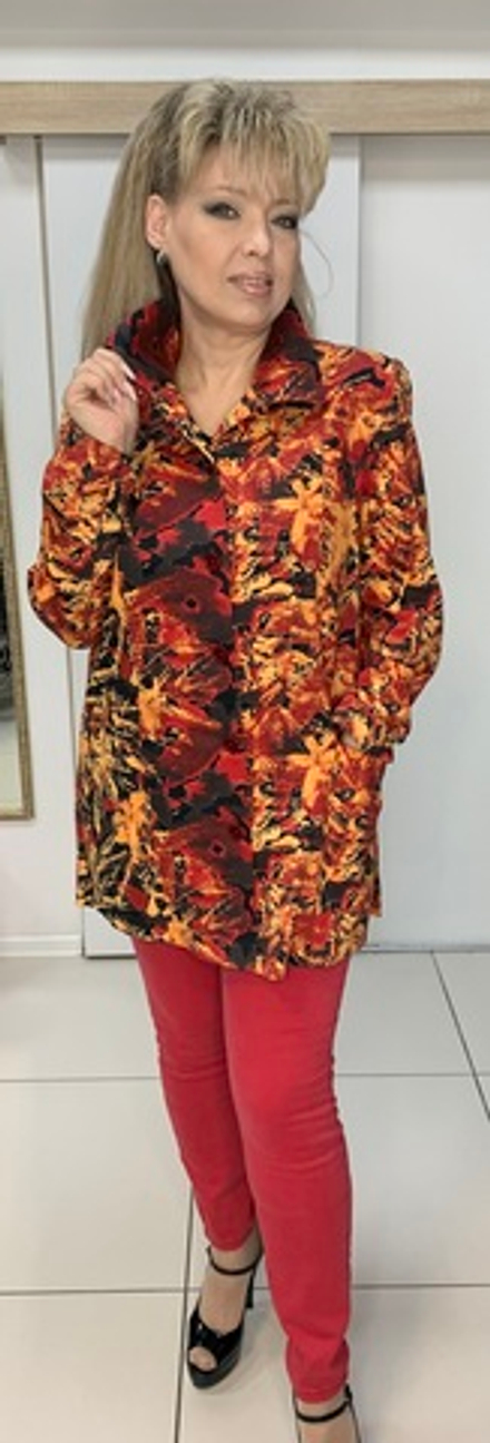 Цветной жакет-пиджак с красно-желтым принтом