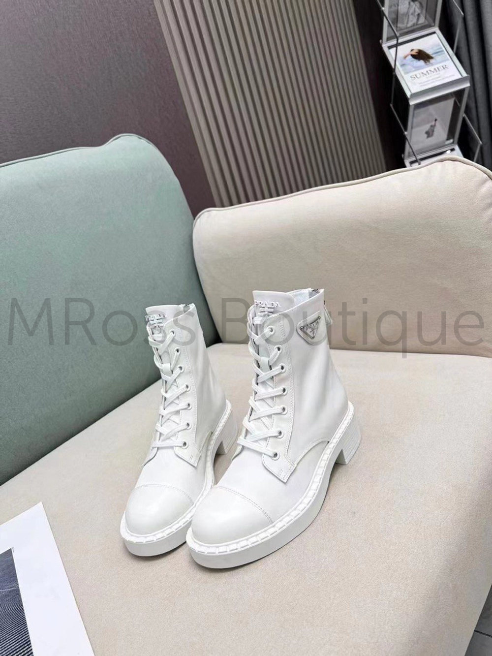 Белые нейлоновые ботинки Прада Prada на шнурках и с молнией сзади