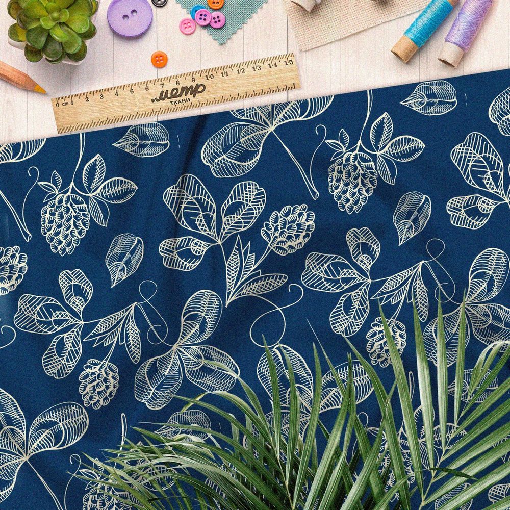 Ткань флис белые узоры клевера утончённые