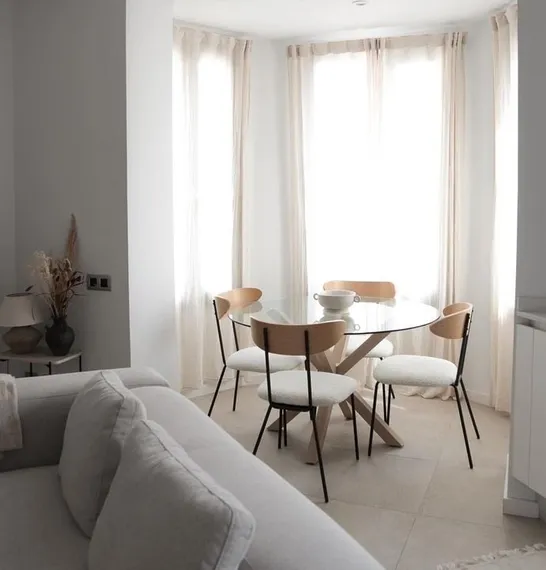 Стол Argo Ø120 см, стеклянная столешница, светлые ножки