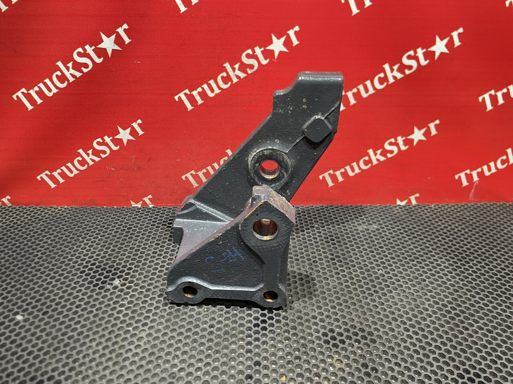 Кронштейн передней рессоры левый 2021г.