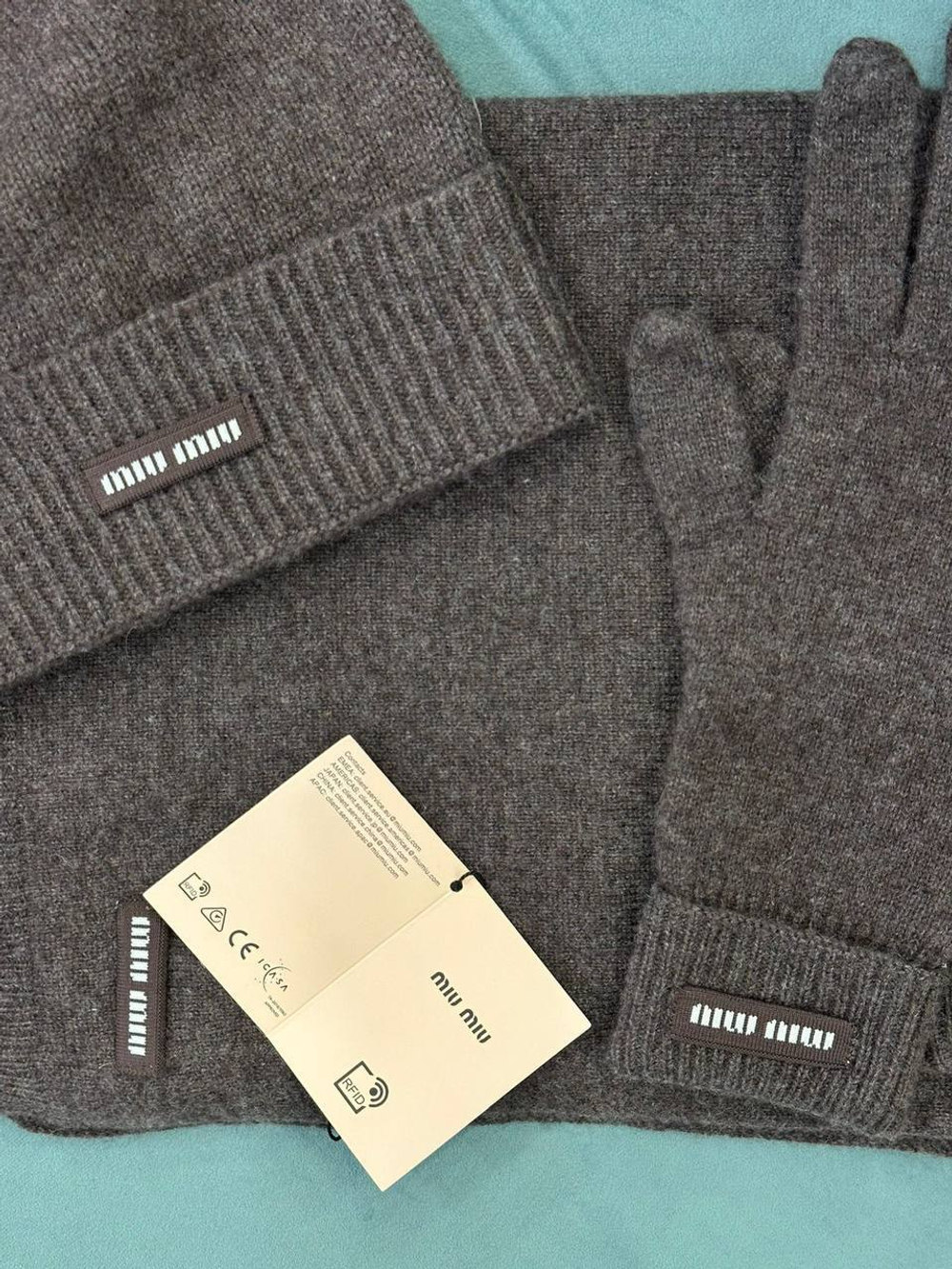 Комплект MIU MIU (шарф + шапка + перчатки)