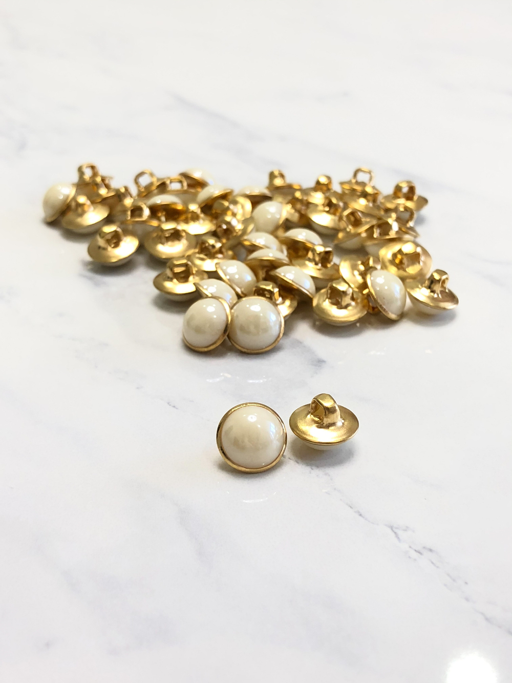 Пуговицы Золото Молочные