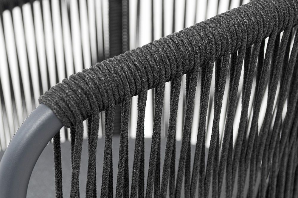 "Романо" стул плетеный из роупа, каркас алюминий темно-серый (RAL7024) муар, роуп темно-серый круглый, ткань темно-серая 027