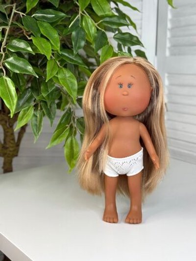 Кукла Nines виниловая 30см MIA LATINA без одежды (3000WL1)