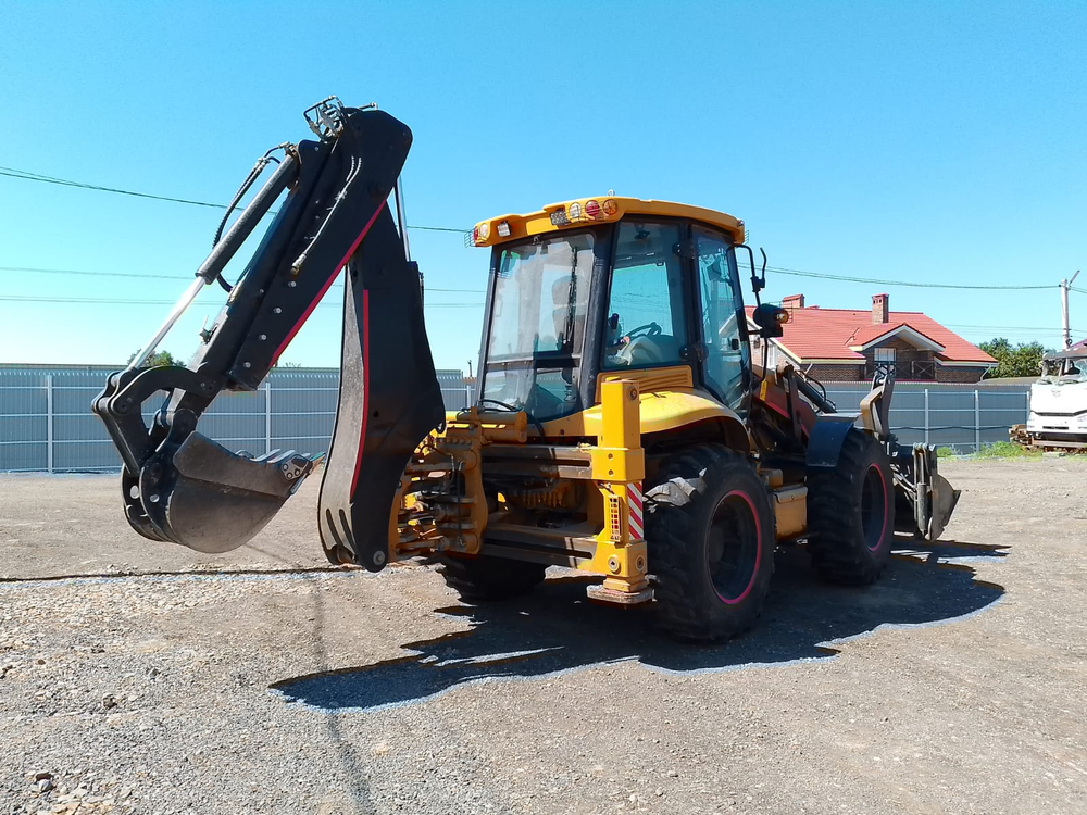 PB Профессионал PB388* Экскаватор-погрузчик PB388H (Дизельный, 3.9 л, 101 л.с. АТ)