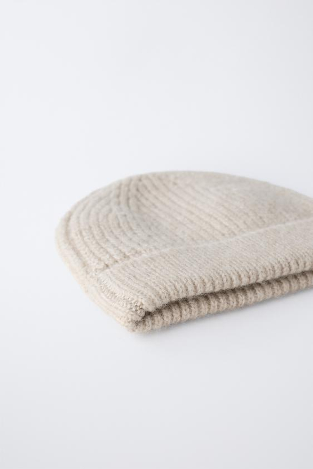 ZARA БАЗОВАЯ ТРИКОТАЖНАЯ ШАПКА, ПЕСОЧНЫЙ