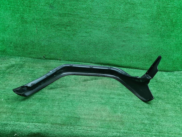 Расширитель передний левый Mercedes G W463 (08-18)