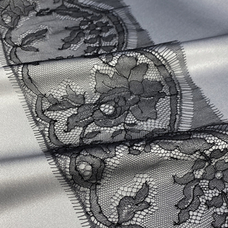 Французская кружевная лента с мотивом из бутонов роз