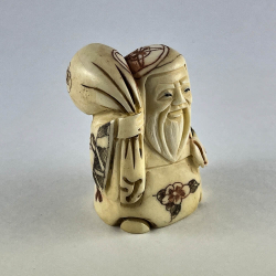 Статуэтка нэцкэ Бог Фукурокудзю с мешком риса и персиком