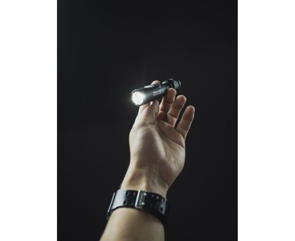 Фонарь Armytek Prime A1 Pro v3 / XP-L Теплый / 465 лм / TIR 20°:80° / 1xAA или 1x14500