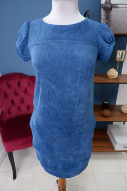 Платье с коротким рукавом 42 размер