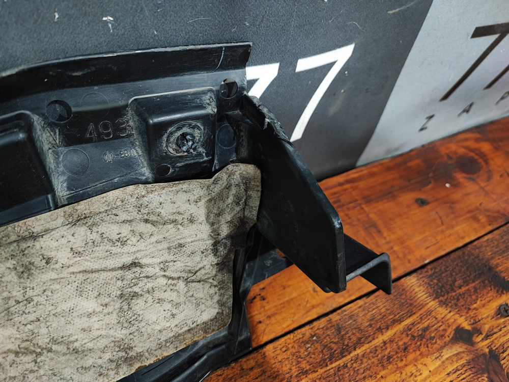 Пыльник бампера заднего Toyota RAV4 IV (XA40) 12-19 Б/У Оригинал 5872342020