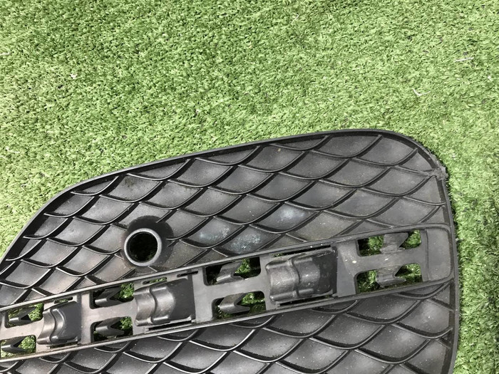 Решетка переднего бампера правая Mercedes GLE c292 (2015-2019)