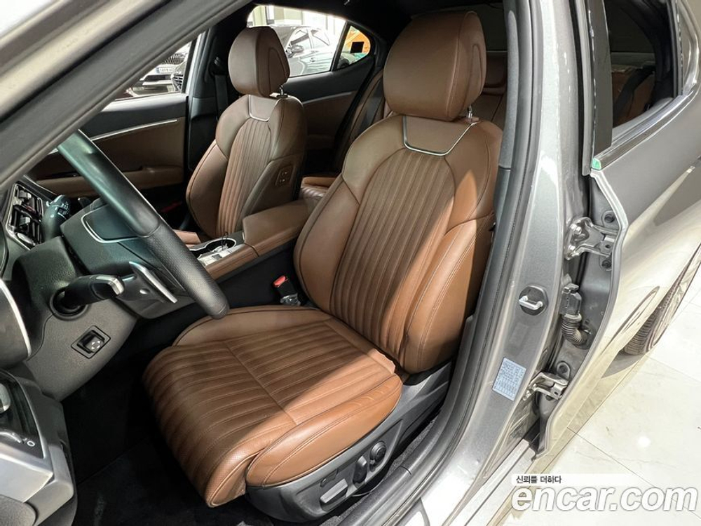 Genesis G70 2.0T AWD (03.2020)