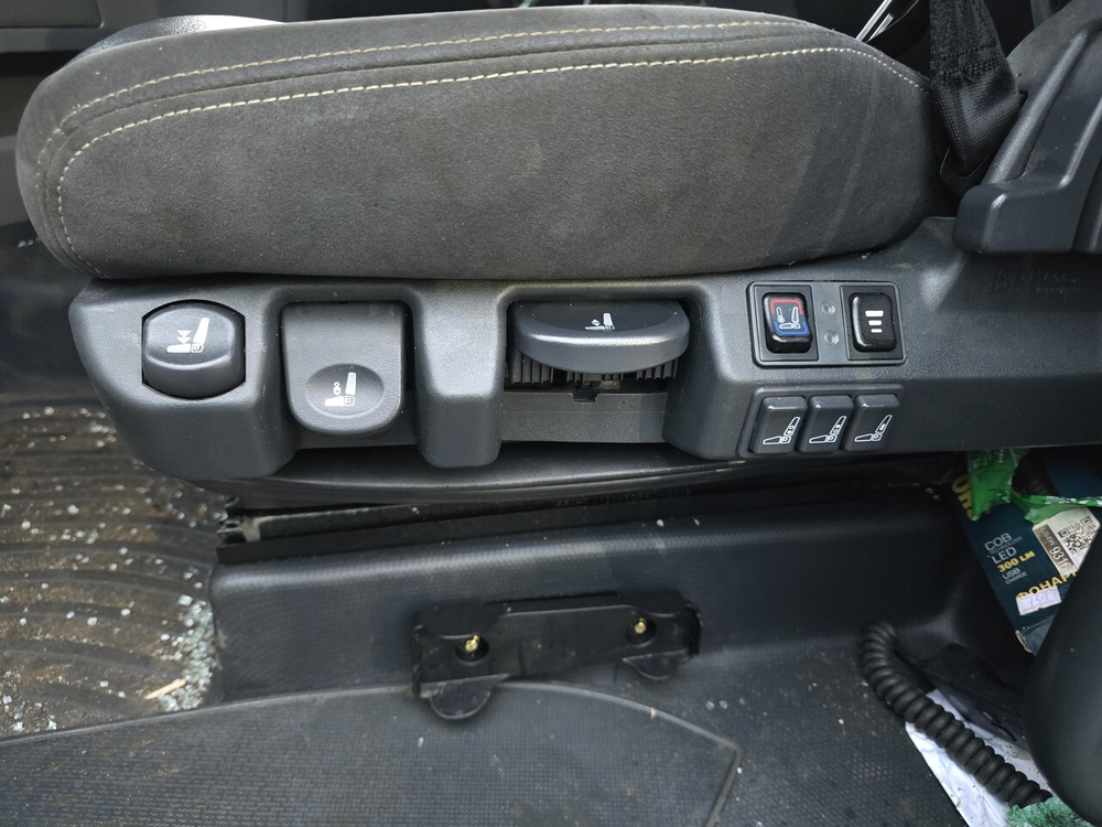 Сиденье водительское пневматическое 2023г