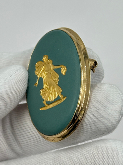 Брошь Wedgwood зелёная