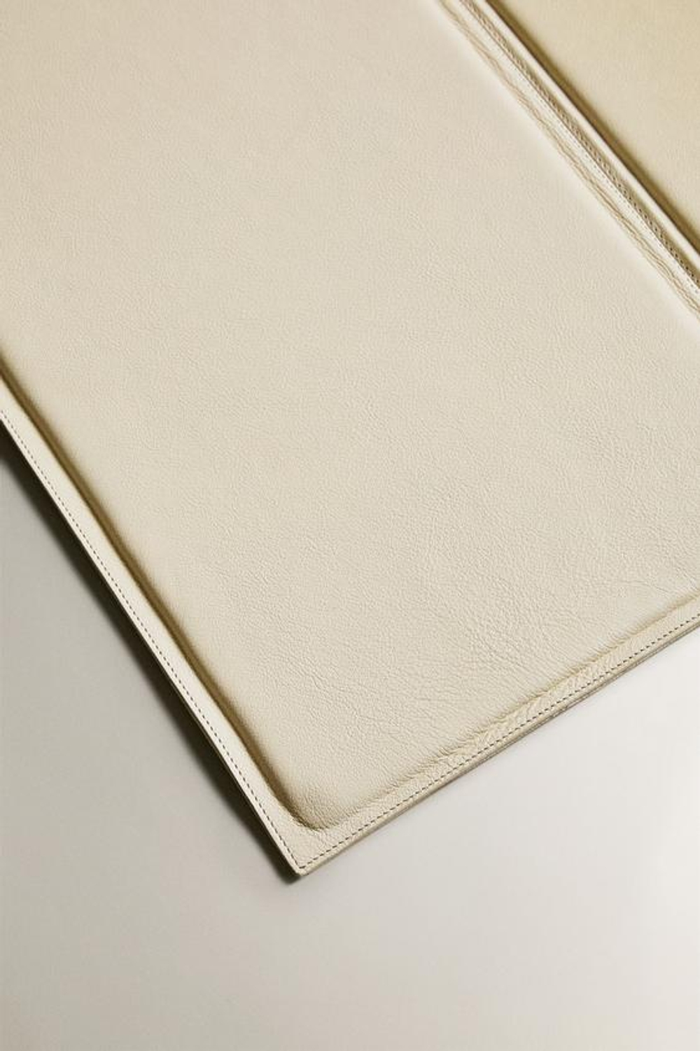 ZARA HOME СКЛАДНОЙ КОЖАНЫЙ КОВРИК ДЛЯ ЙОГИ, ЭКРЮ