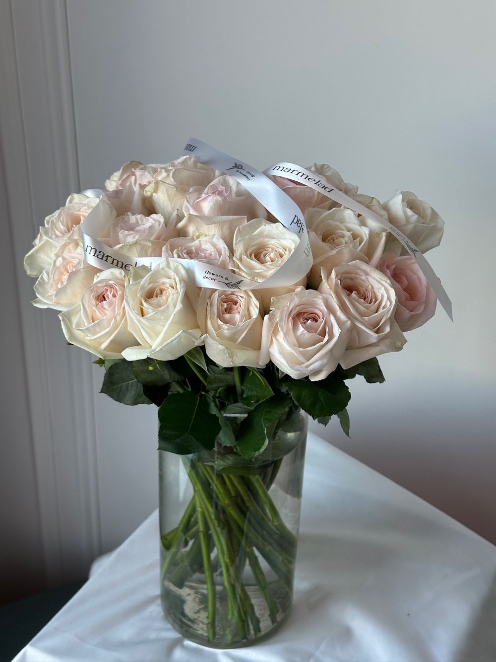 Роза пионовидная - белая О Хара