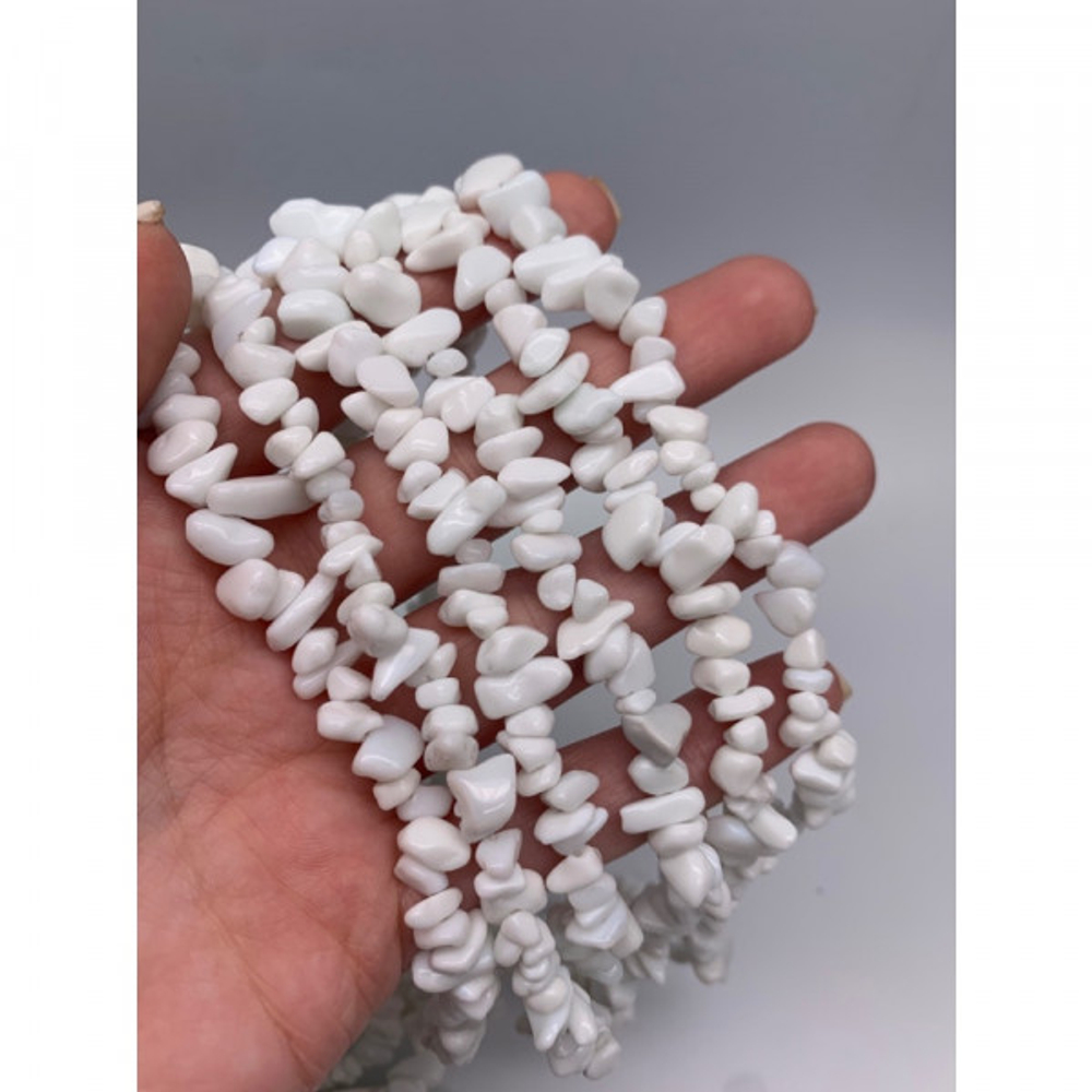 2354 Агат белый крошка 7*4мм, нить 40см