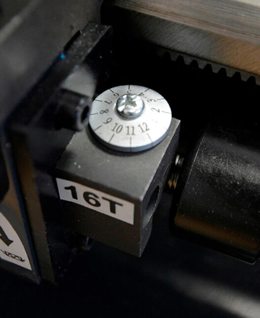 Токарный станок по металлу MetalMaster RED S712