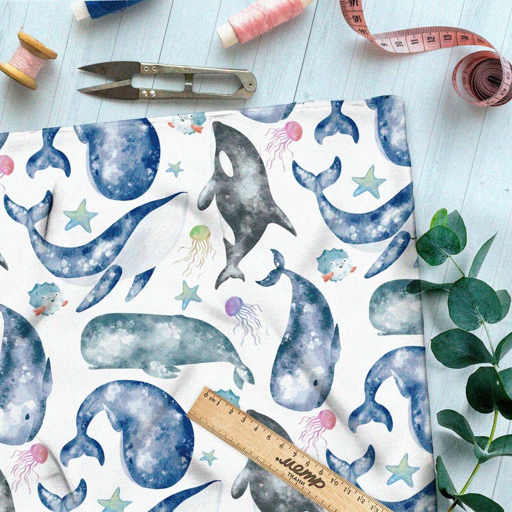 Ткань блэкаут звёздные киты и медузы на белом фоне
