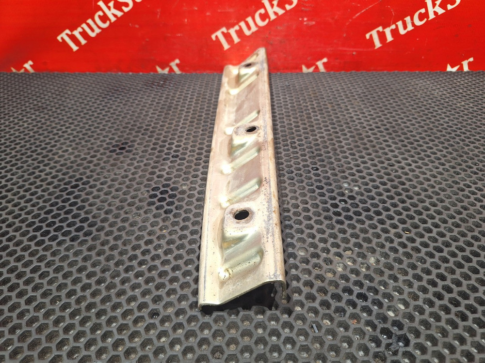 Кронштейн продолжения двери правый