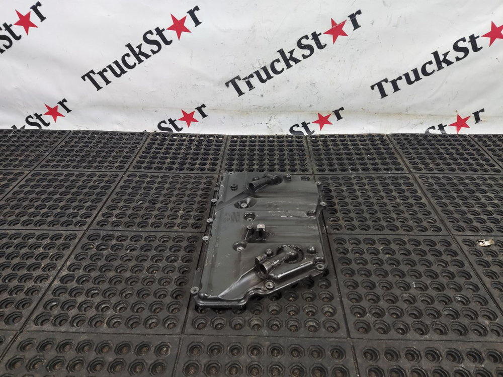 Крышка масляного радиатора в сборе 2017г