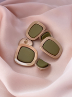 Пуговицы матовое золото зеленые прямоугольные