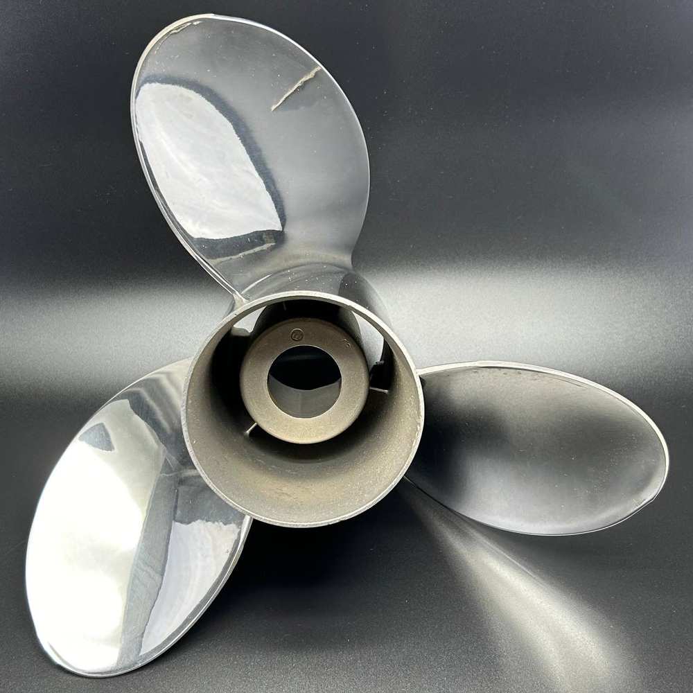 Гребной винт Mercury Laser II (13-1/2х22R) Стальной